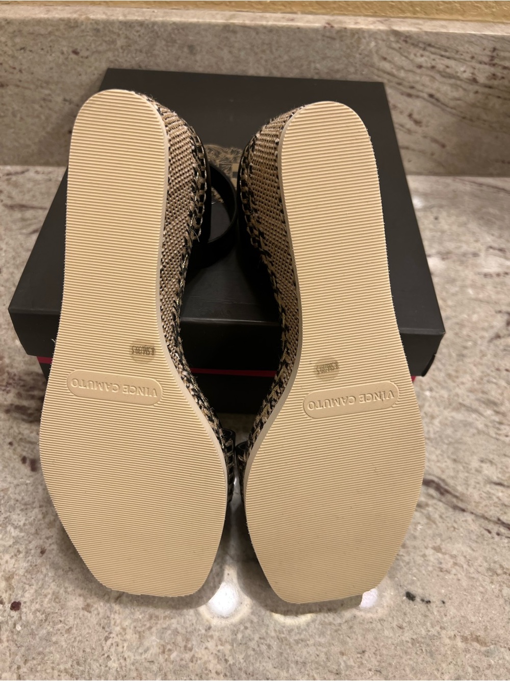 NWT Vince Camuto Jefannah Wedge Sandals Black Sz 8.5 - Picture 5 of 7